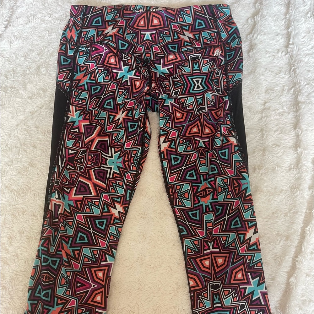 Nicole Miller NY Active Bold Patterned Woman’s Leggings Size Small